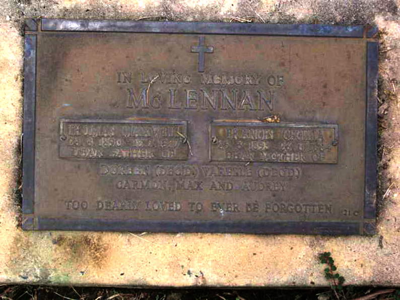 Photo of headstones/Thomas Maxwell McLennan d1977 hdstn Clarence Lwn Grafton